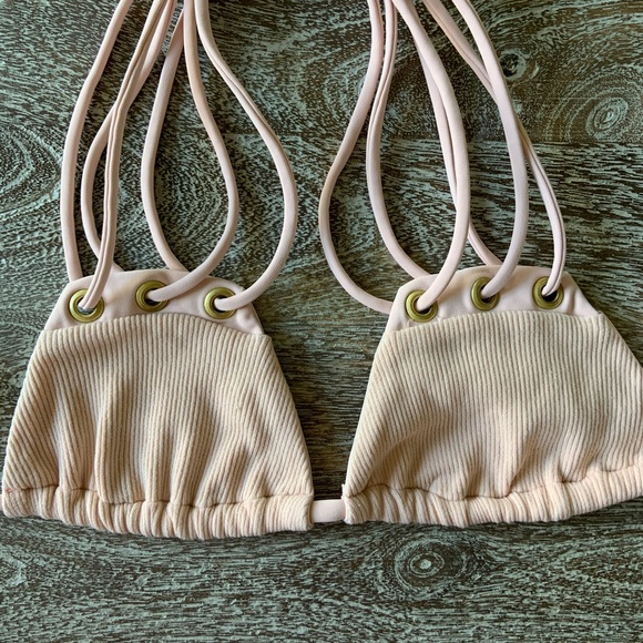 Beach Bunny Rib Tide Bikini - Picture 5 of 11